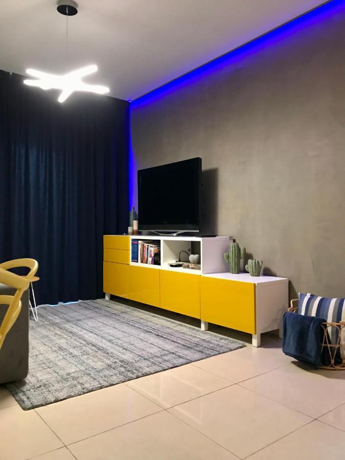 Fat Cow Apartment 101 Larnaca Extérieur photo